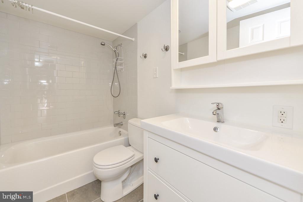 1301 North Courthouse Road, Unit 612 Arlington, VA 22201 - Photo 21 of 27