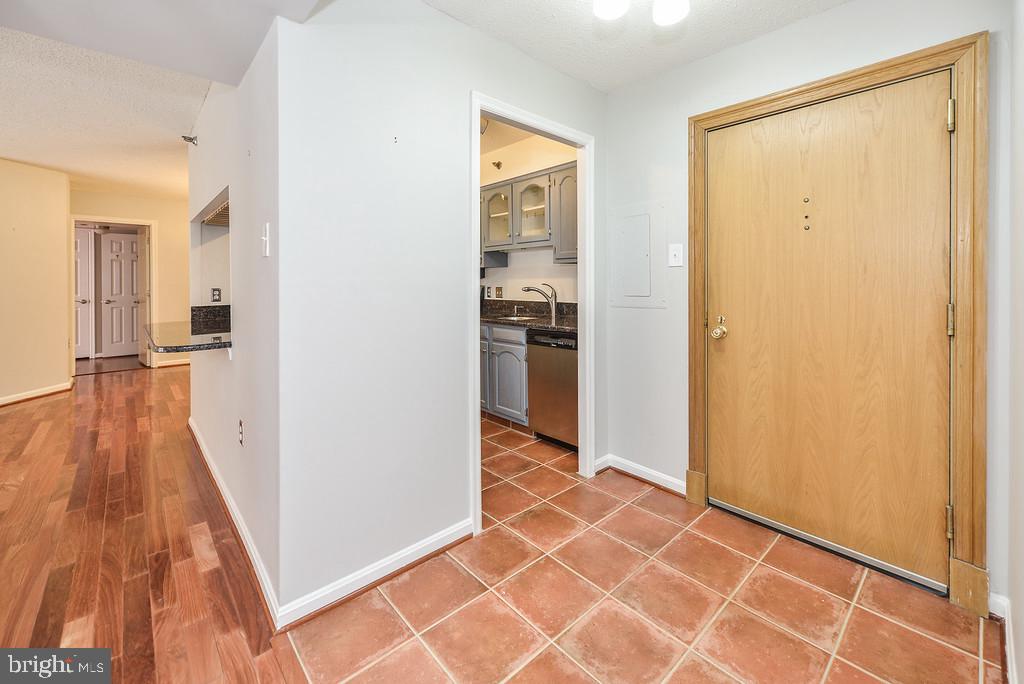 1301 North Courthouse Road, Unit 612 Arlington, VA 22201 - Photo 23 of 27