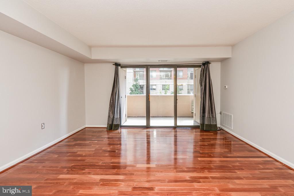 1301 North Courthouse Road, Unit 612 Arlington, VA 22201 - Photo 5 of 27
