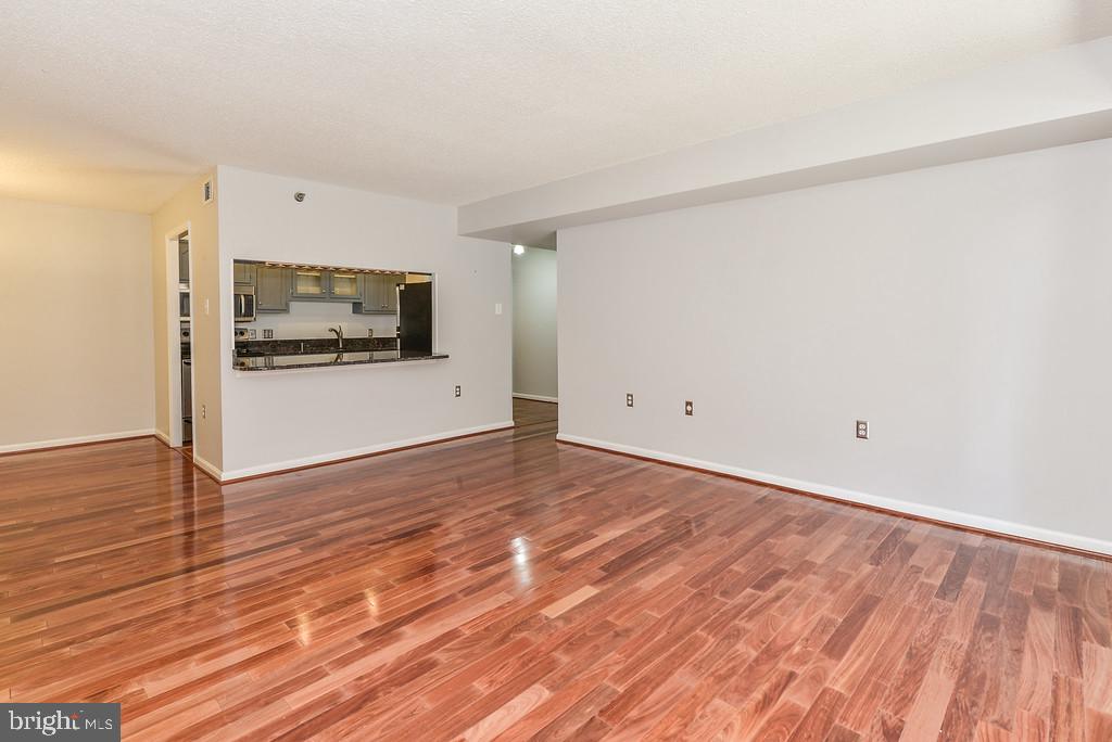 1301 North Courthouse Road, Unit 612 Arlington, VA 22201 - Photo 6 of 27