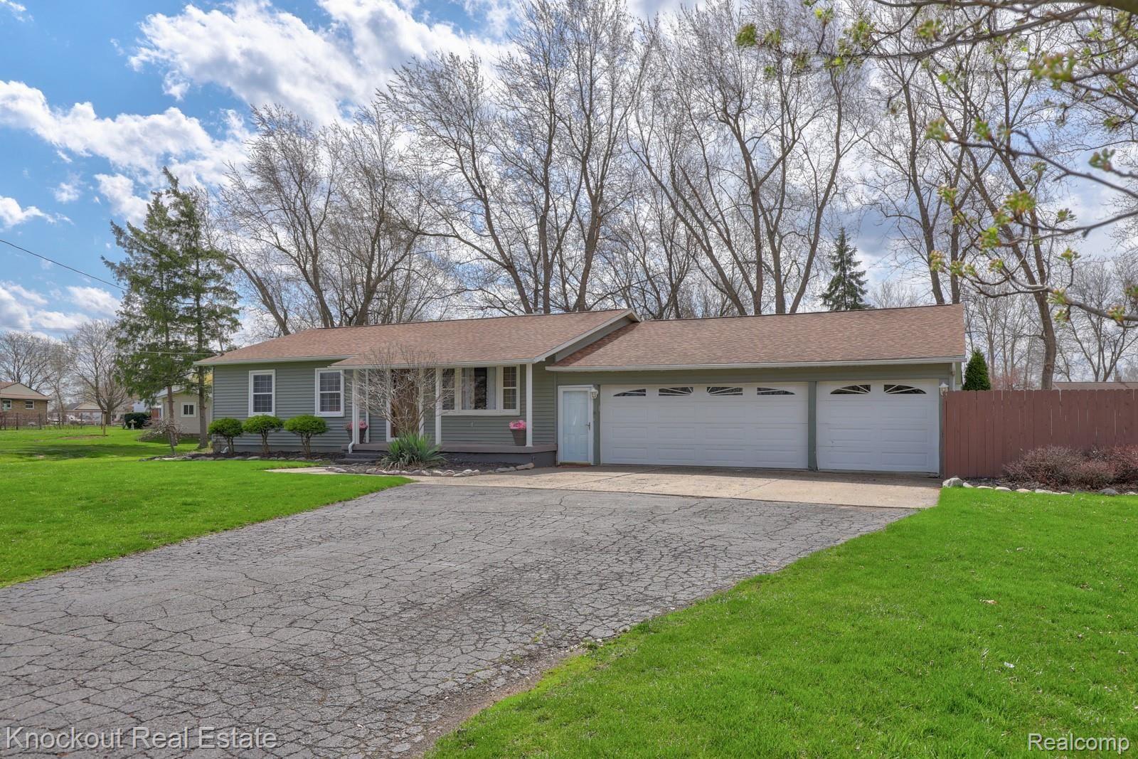 7074 East Pierson Road Davison, MI 48423 - Photo 42 of 50 7074 E Pierson Davison-3.jpg