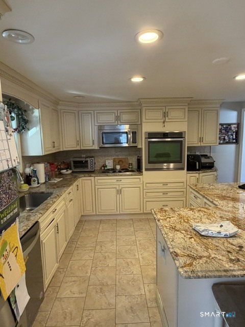 438 Clement Lane Orange, CT 06477 - Photo 13 of 17
