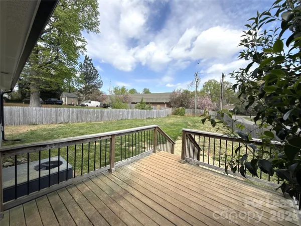 $1,900 | 2520 Brentwood Place, Charlotte, NC 28208