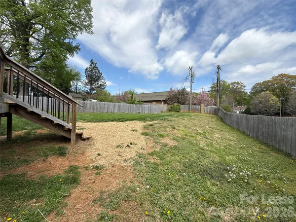 $1,900 | 2520 Brentwood Place, Charlotte, NC 28208