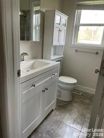 $1,900 | 2520 Brentwood Place, Charlotte, NC 28208