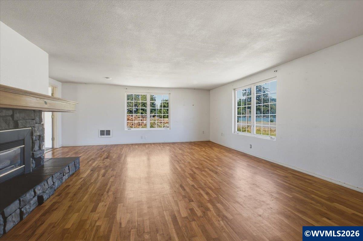 1290 Riggs Hill Road Sweet Home, OR 97345 - Photo 5 of 42 Gallery Image 5