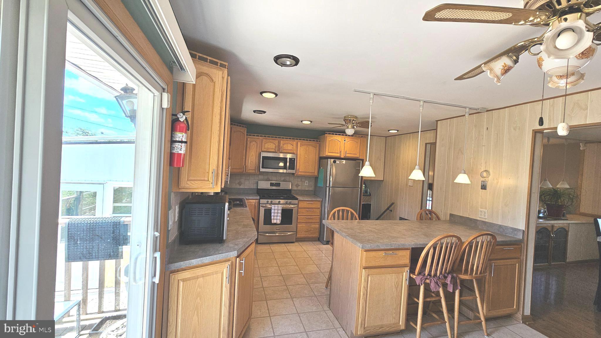 125 Colonial Road Edgewater Park, NJ 08010 - Photo 18 of 43 Eat In Kitchen