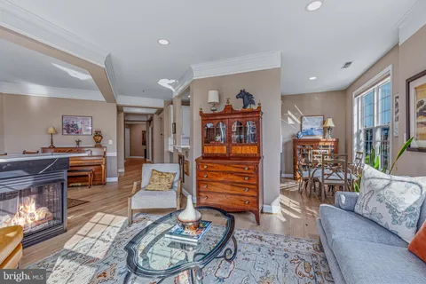 $819,000 | 828 Slaters Lane, Unit 206, Alexandria, VA 22314