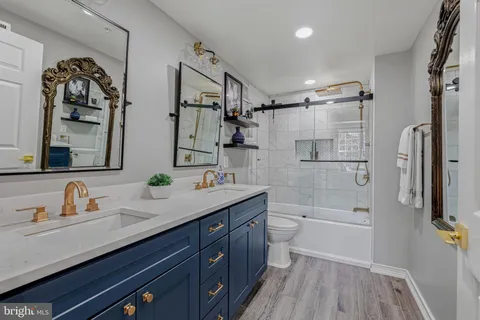 $819,000 | 828 Slaters Lane, Unit 206, Alexandria, VA 22314