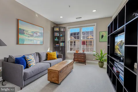 $819,000 | 828 Slaters Lane, Unit 206, Alexandria, VA 22314