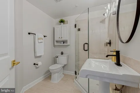 $819,000 | 828 Slaters Lane, Unit 206, Alexandria, VA 22314