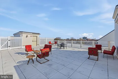 $819,000 | 828 Slaters Lane, Unit 206, Alexandria, VA 22314