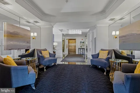 $819,000 | 828 Slaters Lane, Unit 206, Alexandria, VA 22314