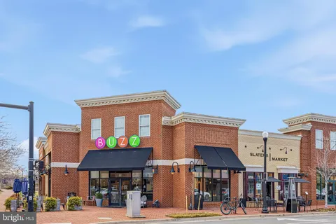 $819,000 | 828 Slaters Lane, Unit 206, Alexandria, VA 22314