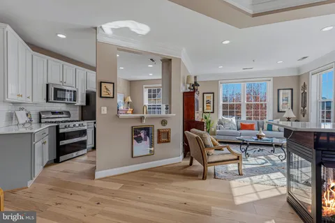 $819,000 | 828 Slaters Lane, Unit 206, Alexandria, VA 22314