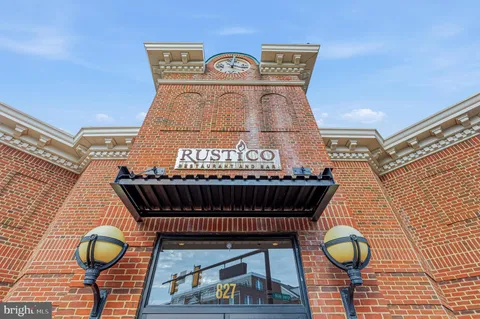 $819,000 | 828 Slaters Lane, Unit 206, Alexandria, VA 22314