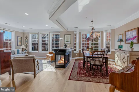 $819,000 | 828 Slaters Lane, Unit 206, Alexandria, VA 22314