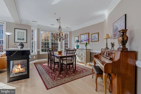 $819,000 | 828 Slaters Lane, Unit 206, Alexandria, VA 22314