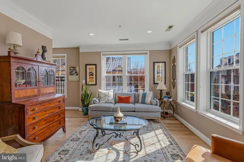$819,000 | 828 Slaters Lane, Unit 206, Alexandria, VA 22314