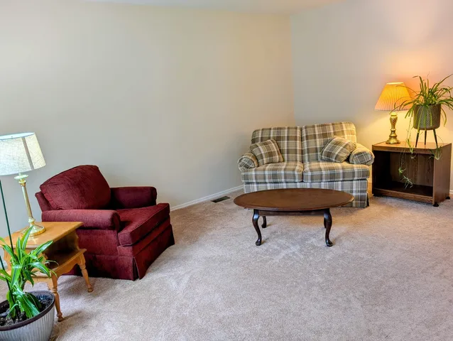 $239,500 | 2302 Blackthorn Drive, Champaign, IL 61821