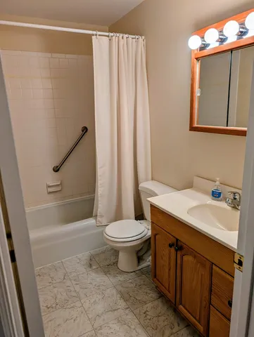 $239,500 | 2302 Blackthorn Drive, Champaign, IL 61821