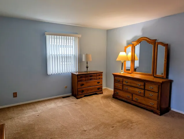 $239,500 | 2302 Blackthorn Drive, Champaign, IL 61821