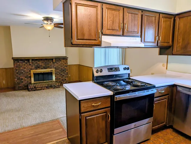 $239,500 | 2302 Blackthorn Drive, Champaign, IL 61821