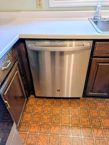 $239,500 | 2302 Blackthorn Drive, Champaign, IL 61821