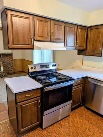 $239,500 | 2302 Blackthorn Drive, Champaign, IL 61821