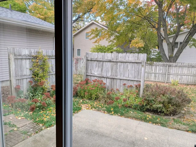 $239,500 | 2302 Blackthorn Drive, Champaign, IL 61821