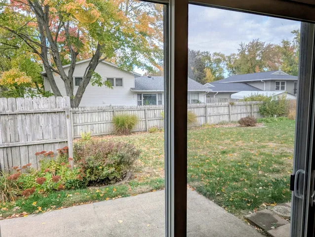 $239,500 | 2302 Blackthorn Drive, Champaign, IL 61821