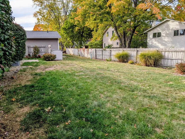 $239,500 | 2302 Blackthorn Drive, Champaign, IL 61821