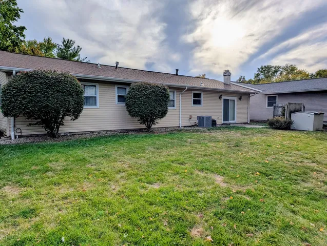 $239,500 | 2302 Blackthorn Drive, Champaign, IL 61821