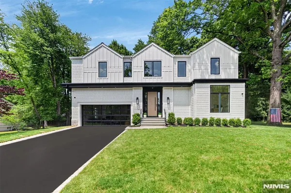 $2,960,000 | 26 Collins Avenue, Closter, NJ 07624