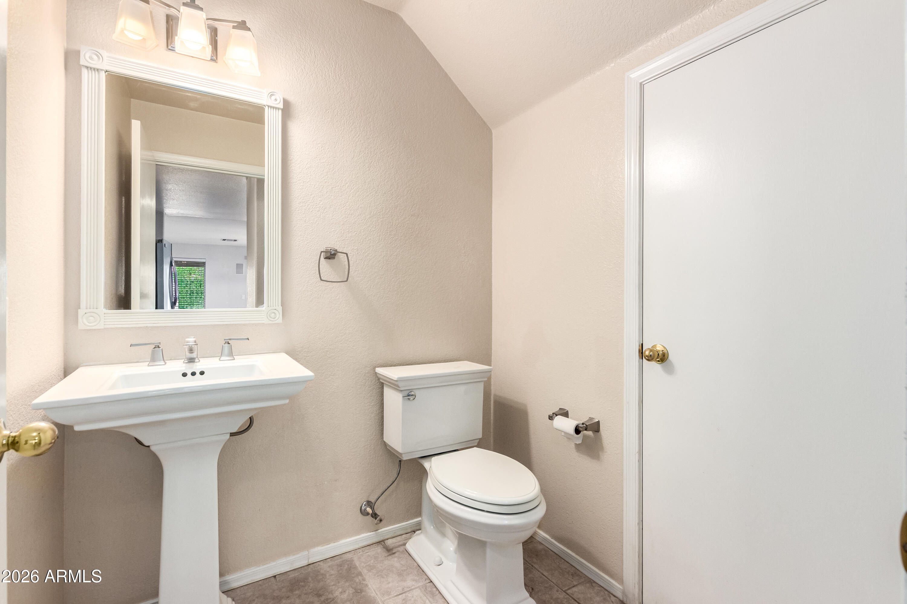 886 West Windhaven Avenue Gilbert, AZ 85233 - Photo 14 of 35 Half Bath