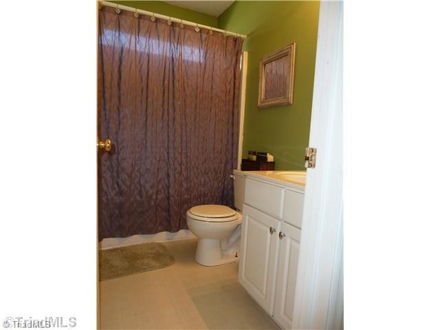 3601 Single Leaf Court High Point, NC 27265 - Photo 16 of 16 Bath. Upstairs main bath