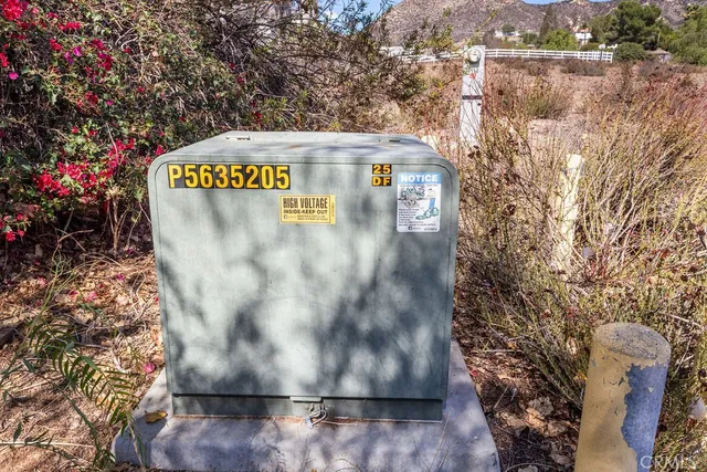 a view of outdoor space with city view