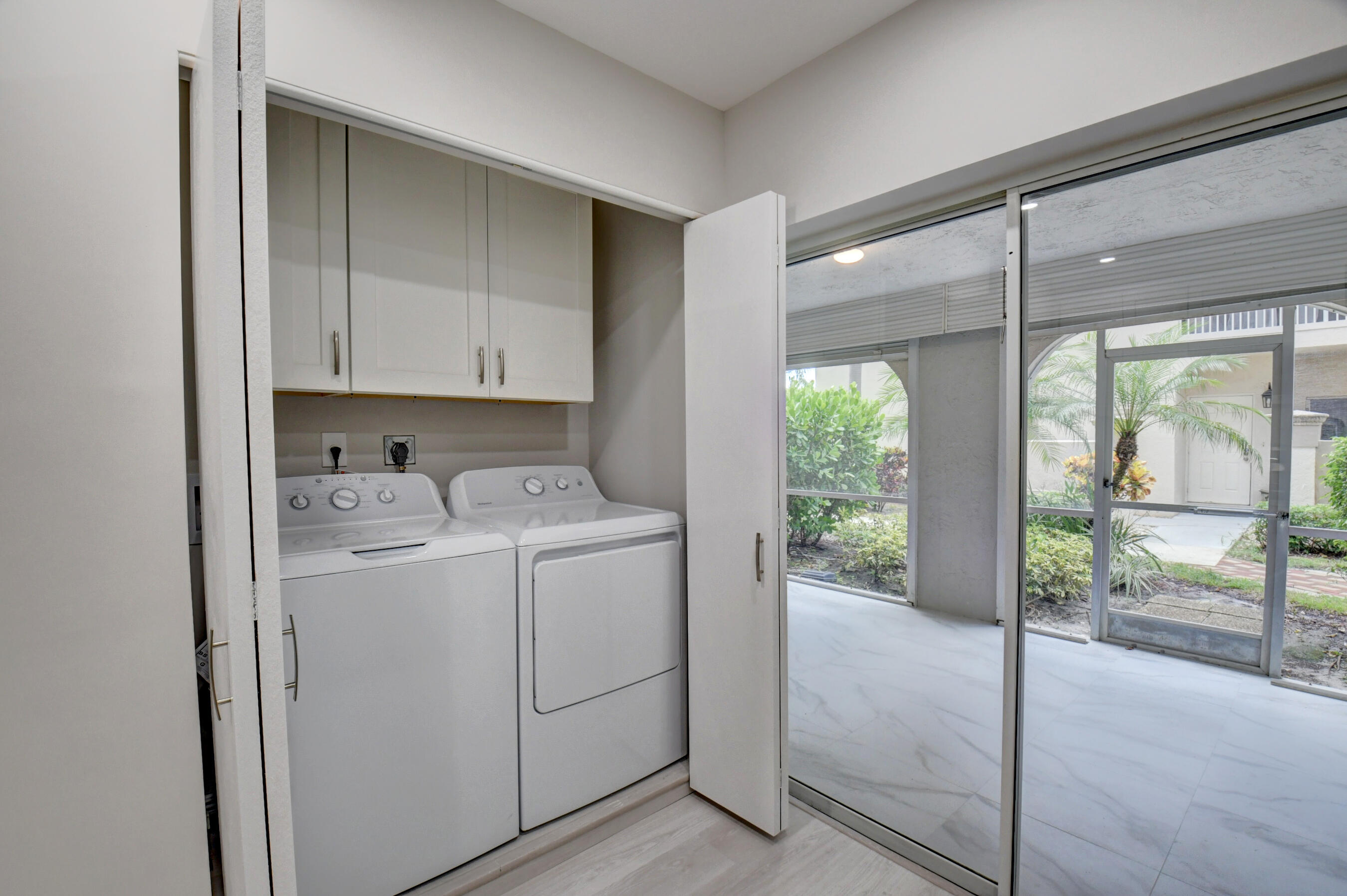 6613 Via Regina Boca Raton, FL 33433 - Photo 17 of 37 laundry
