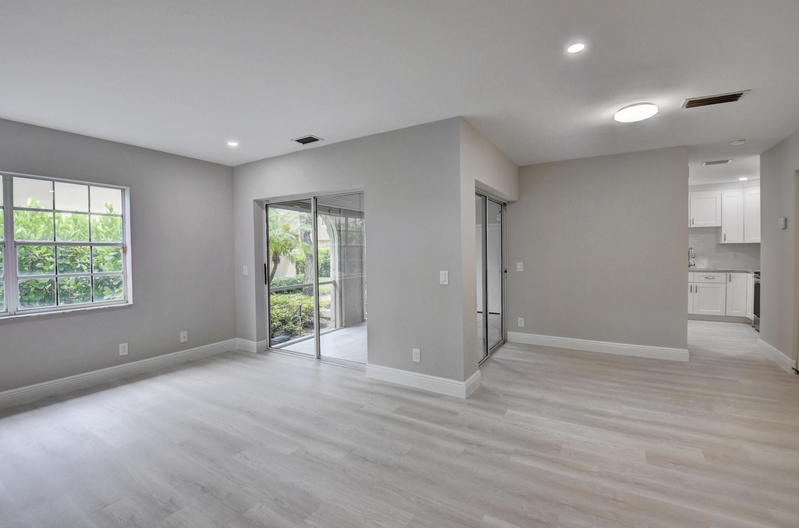 6613 Via Regina Boca Raton, FL 33433 - Photo 5 of 37 living room