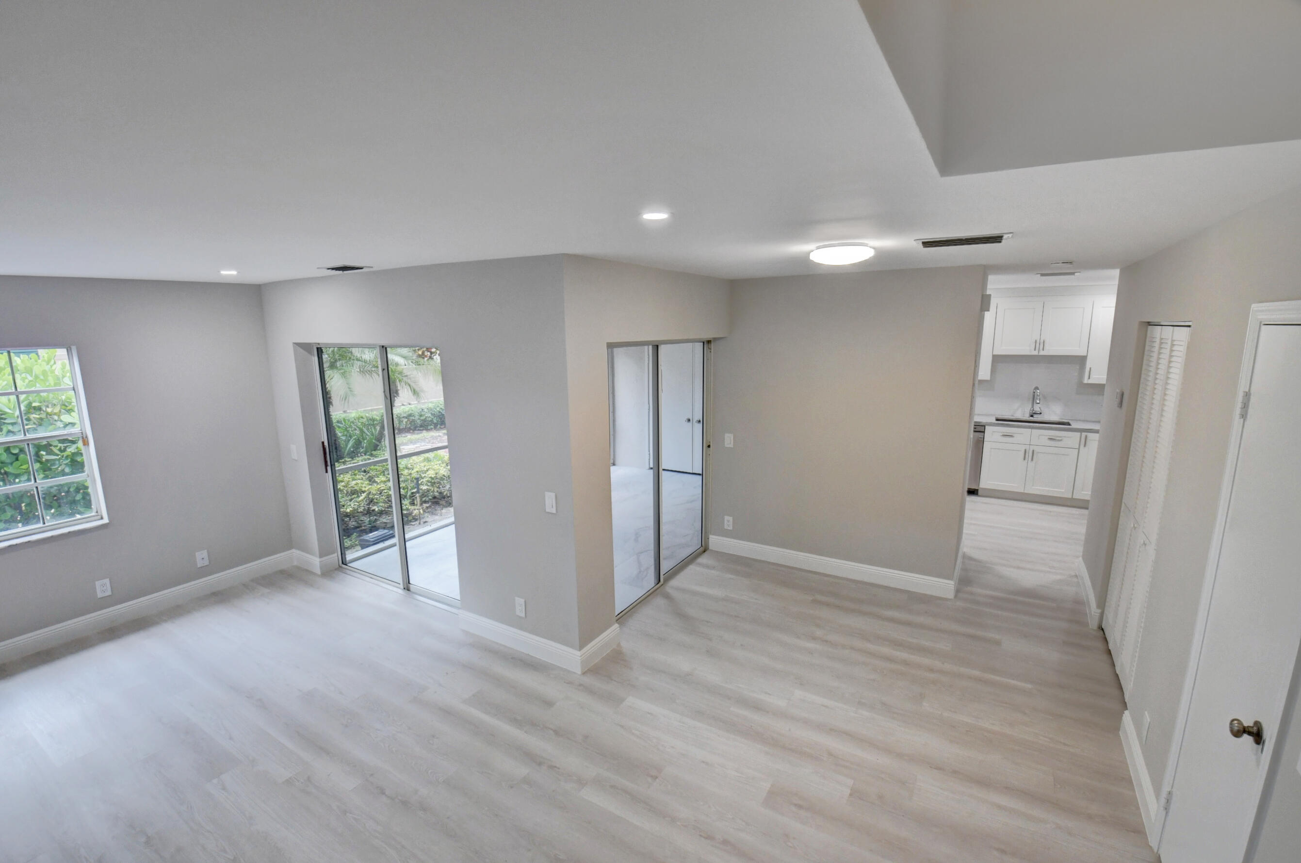 6613 Via Regina Boca Raton, FL 33433 - Photo 7 of 37 living and dining