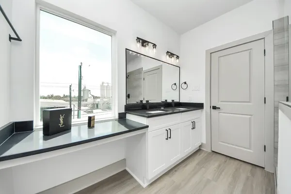 $2,490 | 5302 Kindred Garden Lane, Unit A, Houston, TX 77091