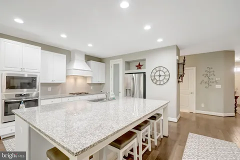 $899,000 | 6421 Beatles Lane, Alexandria, VA 22310