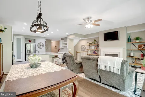 $899,000 | 6421 Beatles Lane, Alexandria, VA 22310