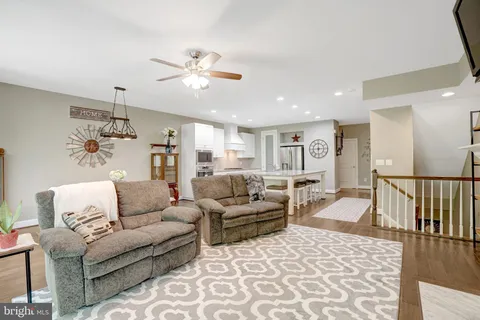 $899,000 | 6421 Beatles Lane, Alexandria, VA 22310