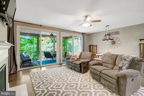 $899,000 | 6421 Beatles Lane, Alexandria, VA 22310