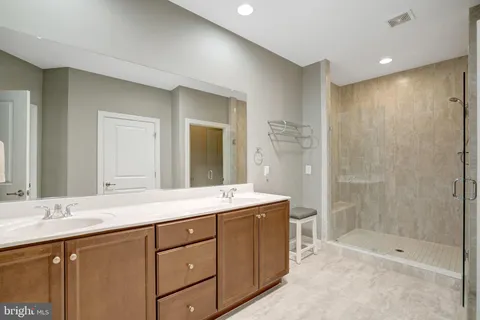 $899,000 | 6421 Beatles Lane, Alexandria, VA 22310