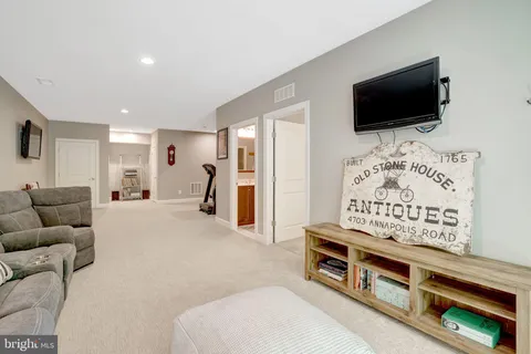 $899,000 | 6421 Beatles Lane, Alexandria, VA 22310