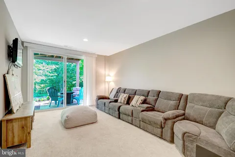 $899,000 | 6421 Beatles Lane, Alexandria, VA 22310