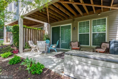 $899,000 | 6421 Beatles Lane, Alexandria, VA 22310