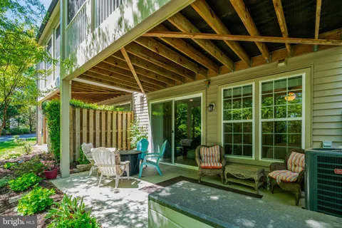 $899,000 | 6421 Beatles Lane, Alexandria, VA 22310